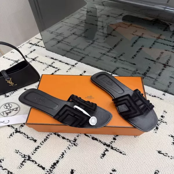 에르메스 켈리 버클 포인트 샌들