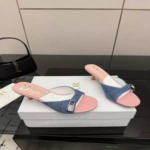 디올 빈티지 무드의 토오픈 뮬