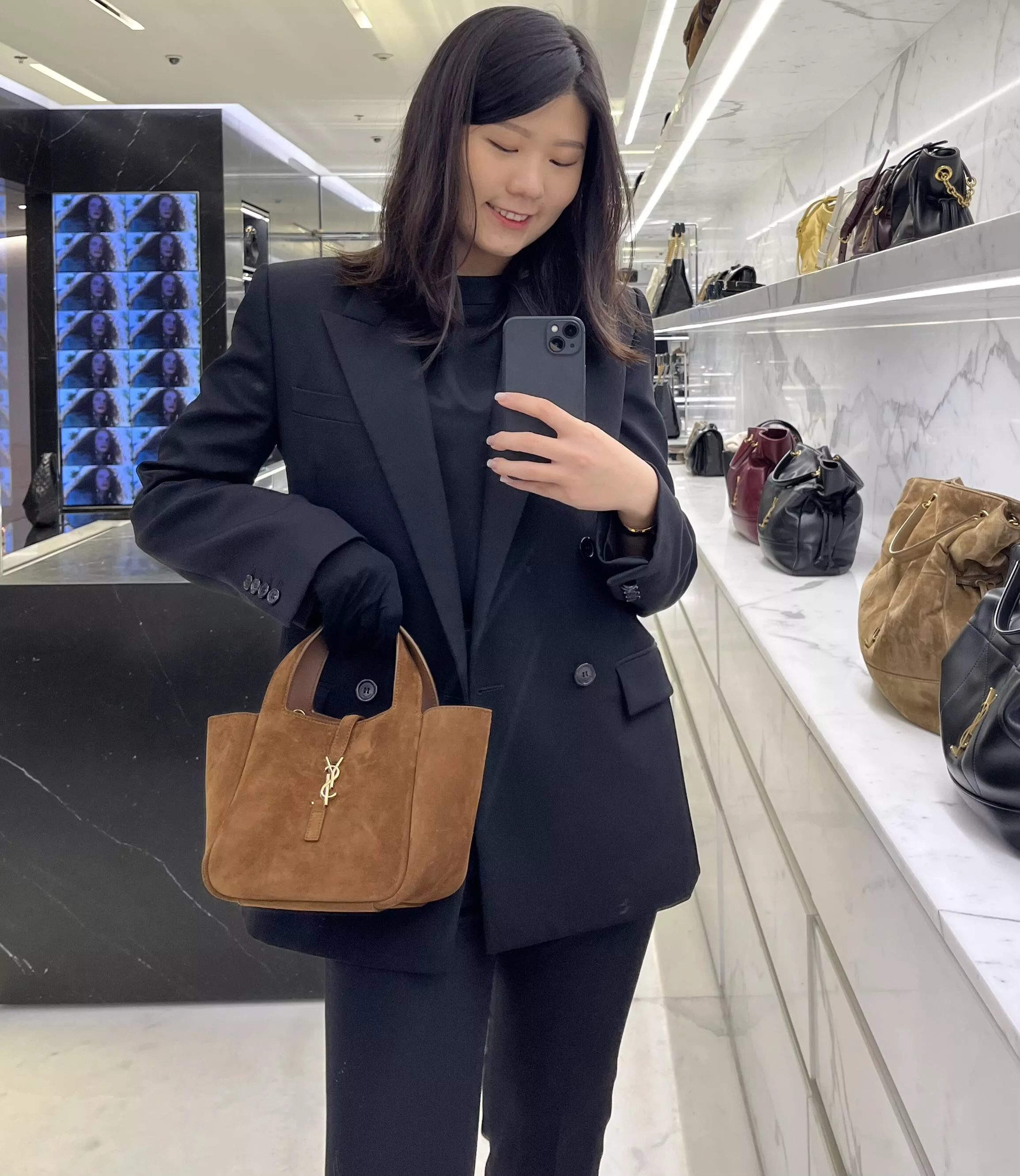 입생로랑 스웨이드 미니 핸드백 상세 이미지 32