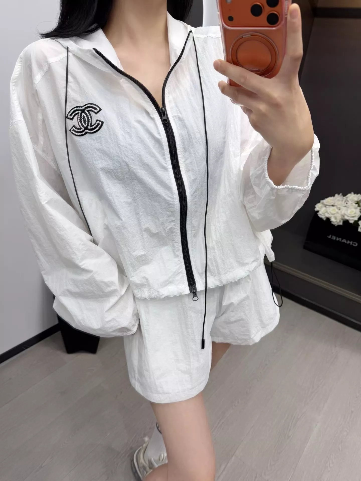 샤넬 자수 로고 후드 재킷과 반바지 세트 상세 이미지 23