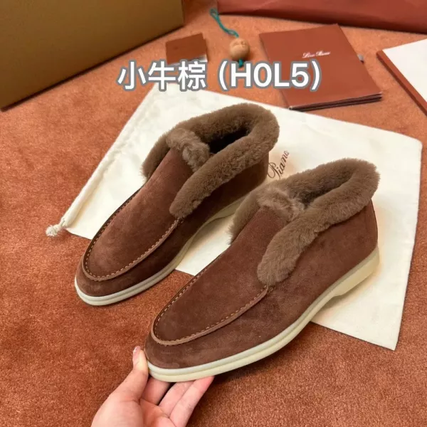 로로피아나 퍼 안감 화이트솔 앵클 부츠
