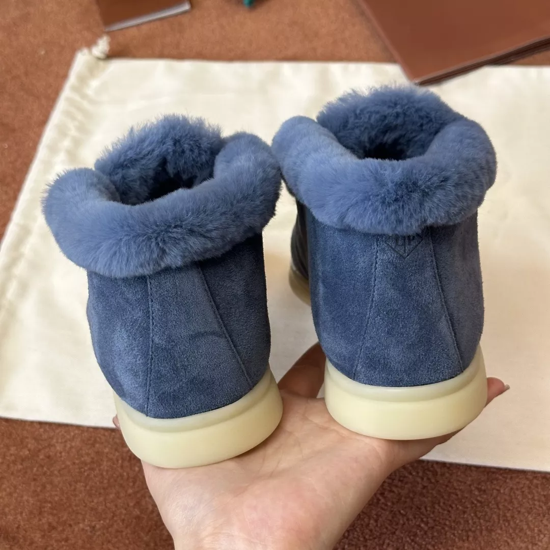 로로피아나 화이트 베이스 앵클 부츠 상세 이미지 2