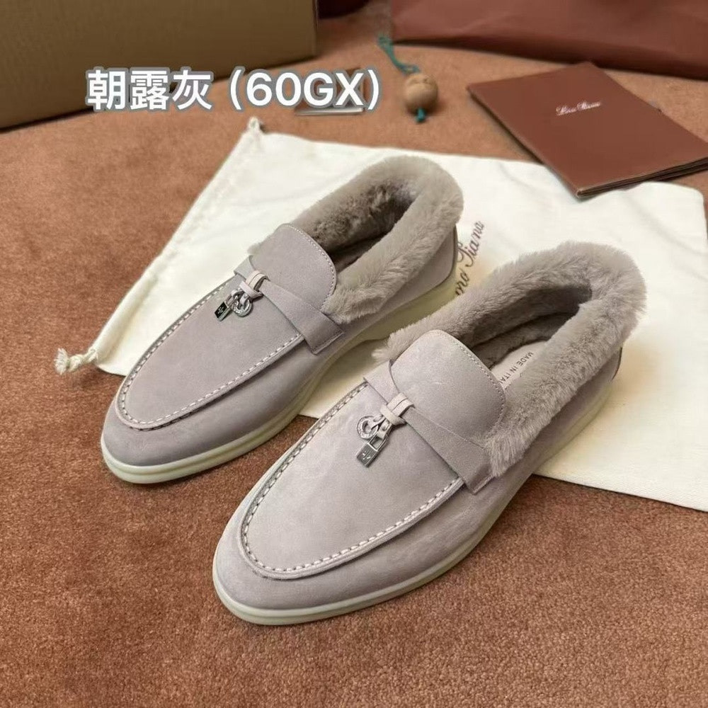 로로피아나 화이트 베이스 모카신 슈즈