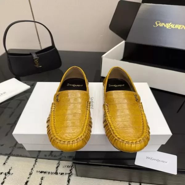 입생로랑 YSL 로고 장식 로퍼
