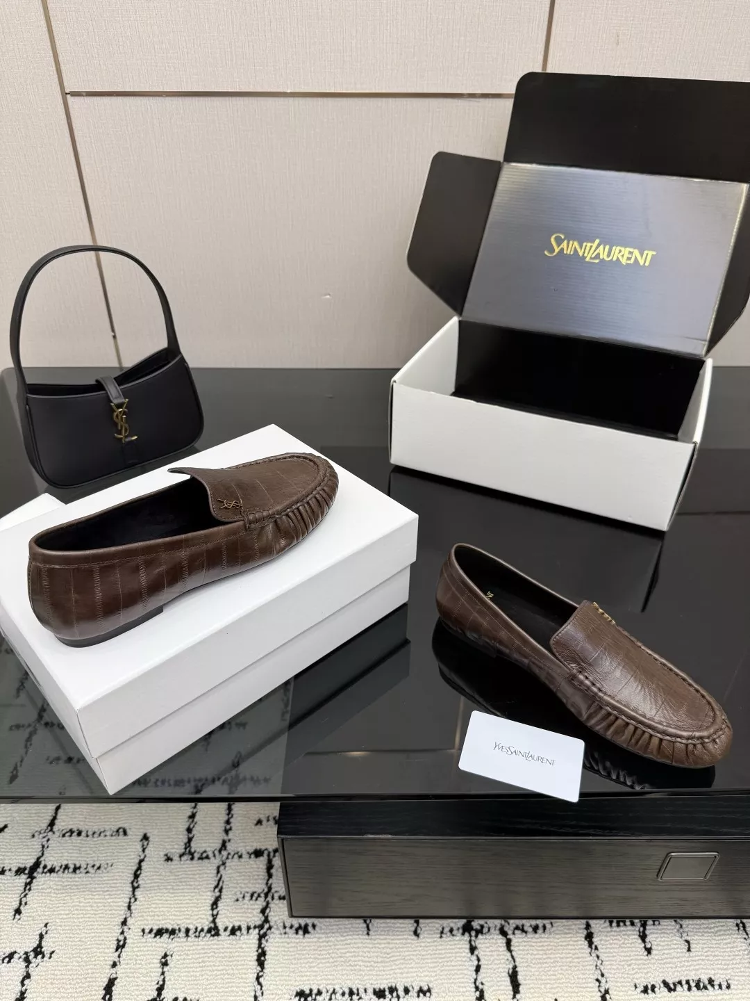 입생로랑 YSL 로고 포인트 로퍼 상세 이미지 7