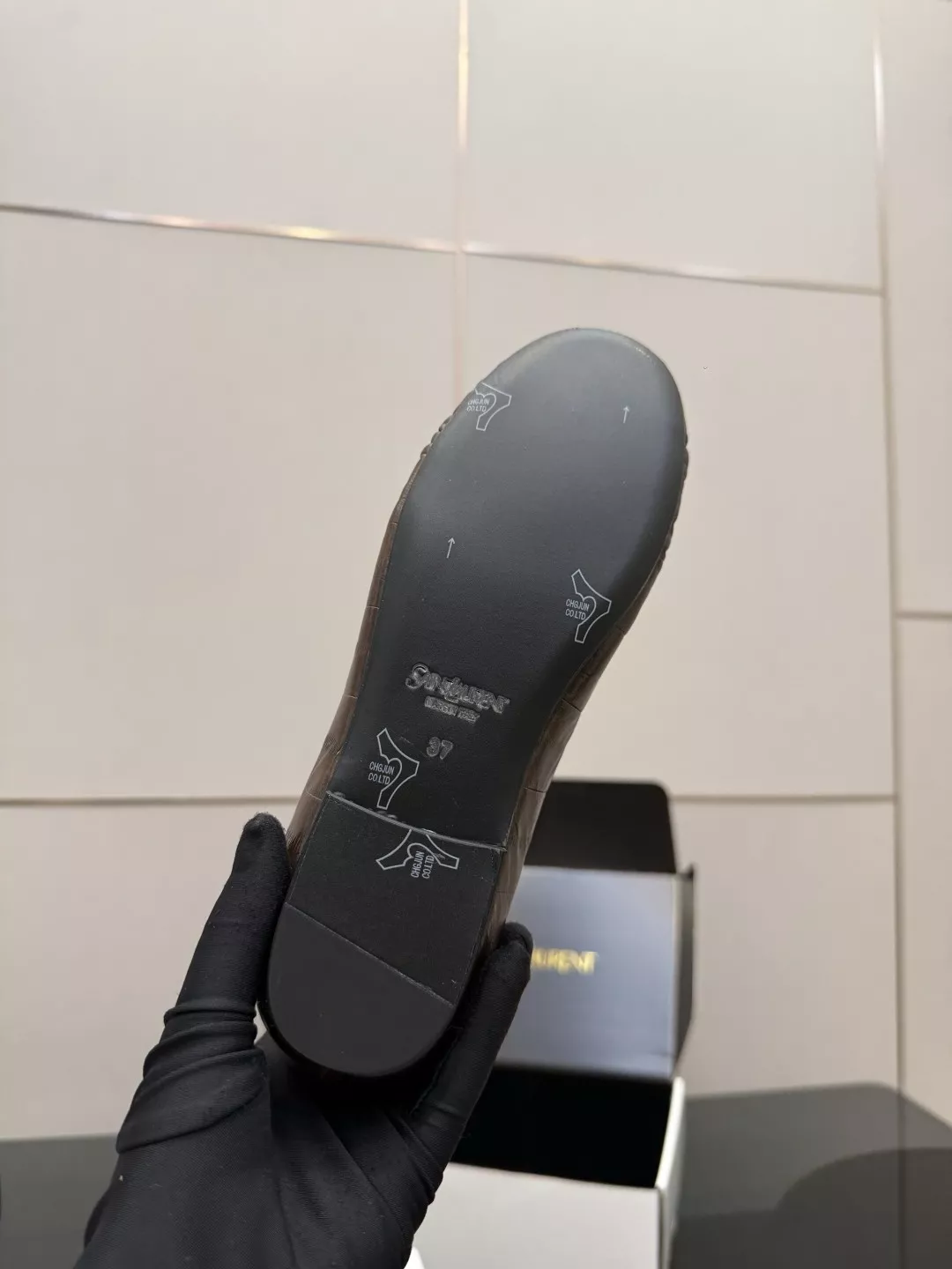 입생로랑 YSL 로고 포인트 로퍼 상세 이미지 11