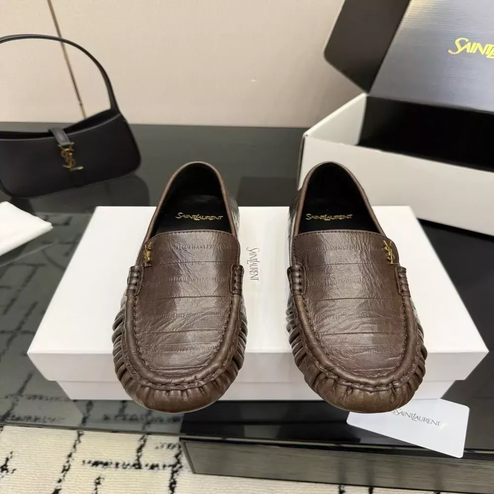 입생로랑 YSL 로고 포인트 로퍼