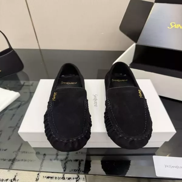 입생로랑 YSL 로고 포인트 로퍼