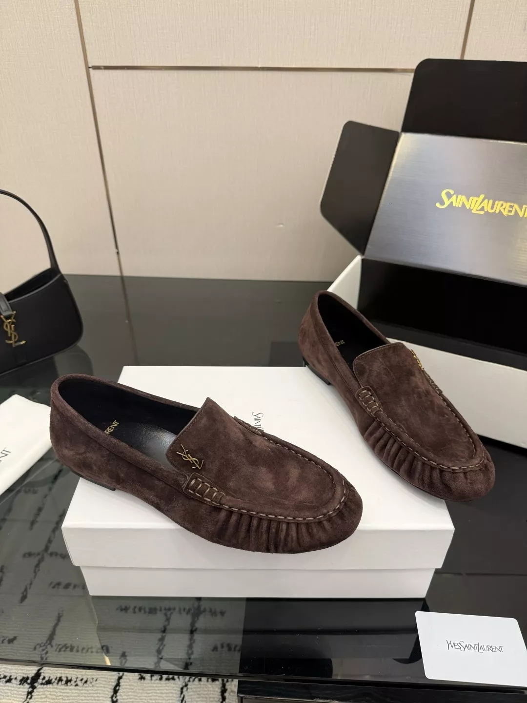 입생로랑 YSL 스몰 로고 로퍼 상세 이미지 3