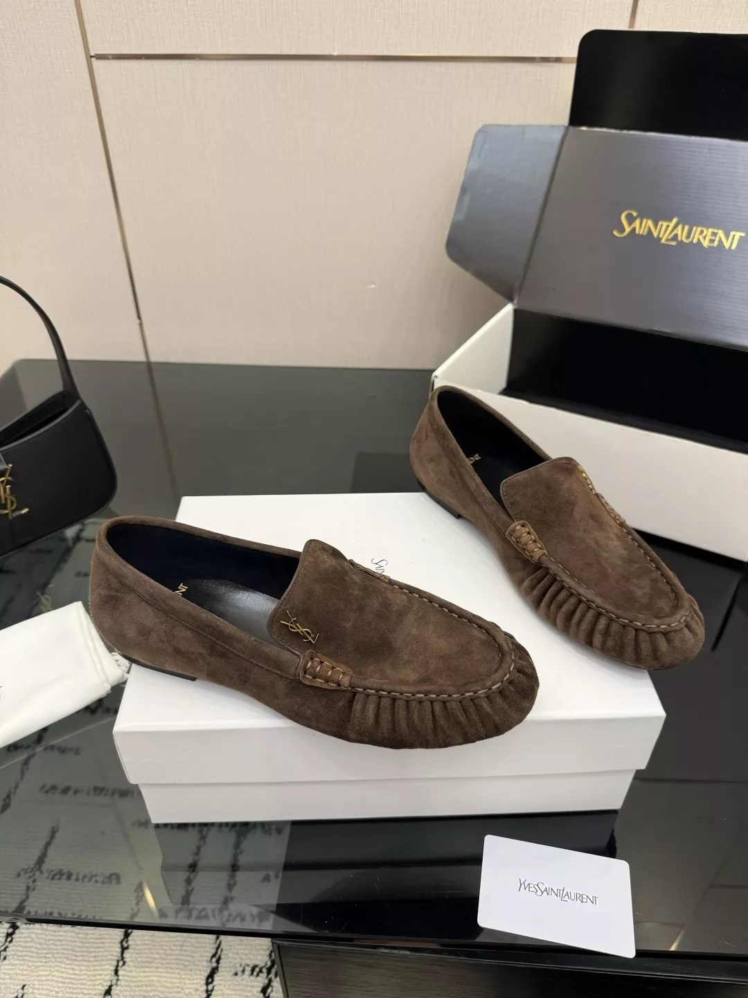 입생로랑 YSL 스몰 로고 로퍼 상세 이미지 3