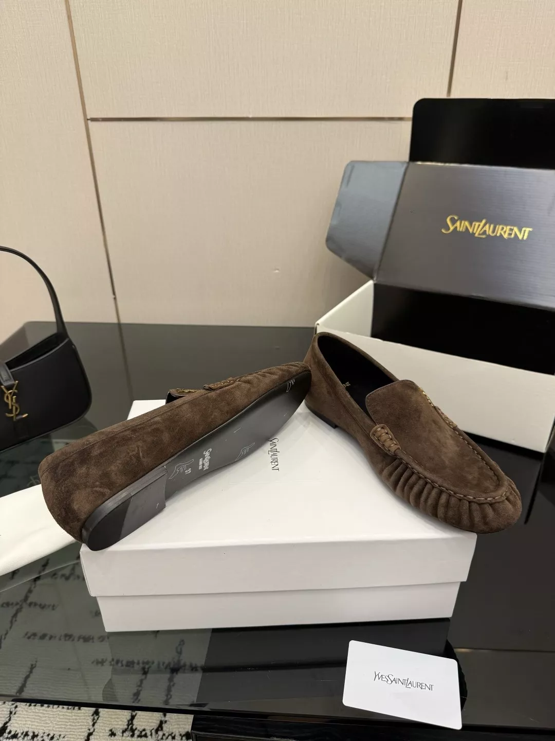 입생로랑 YSL 스몰 로고 로퍼 상세 이미지 6