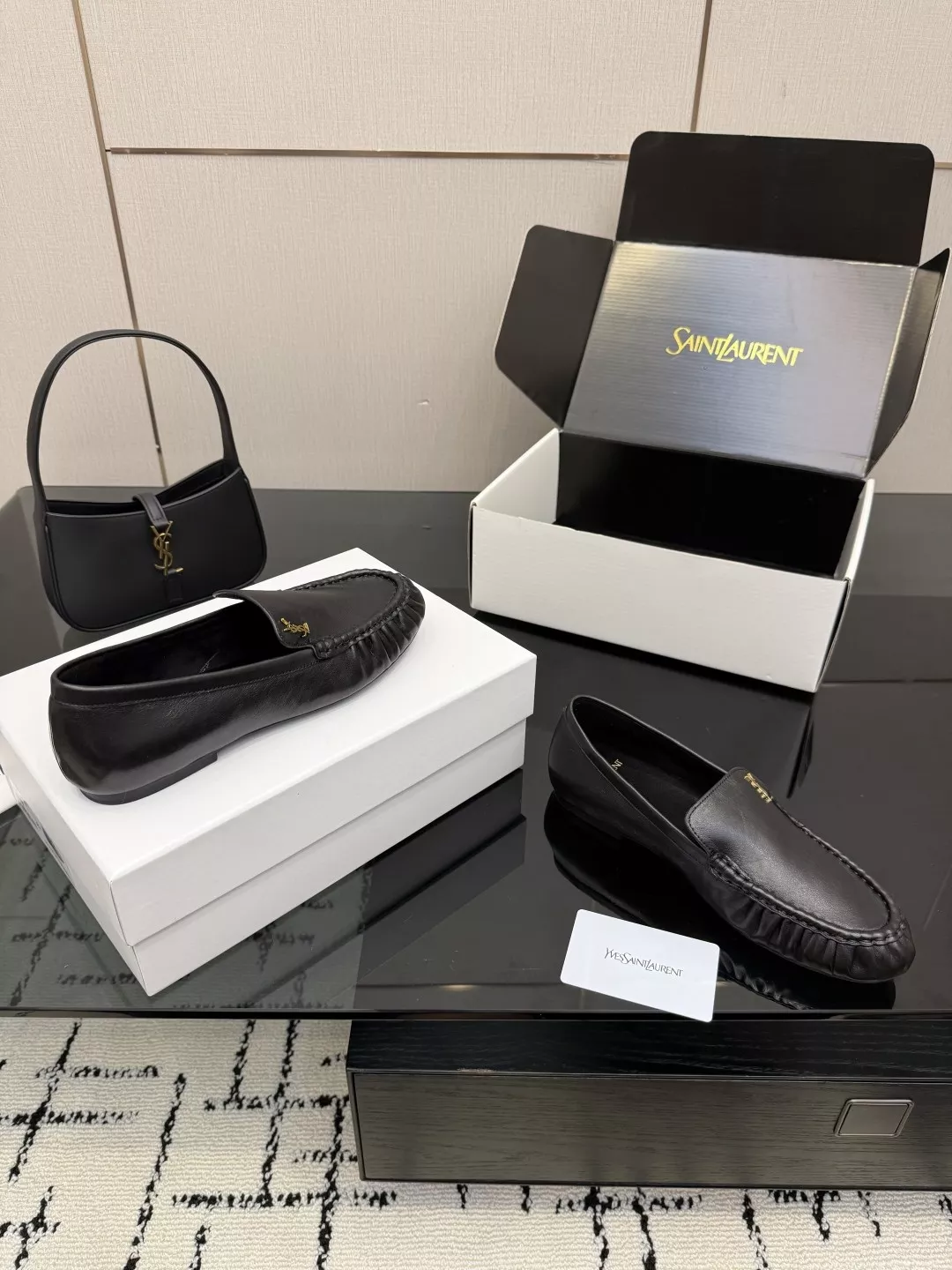 입생로랑 YSL 스몰 로고 로퍼 상세 이미지 7
