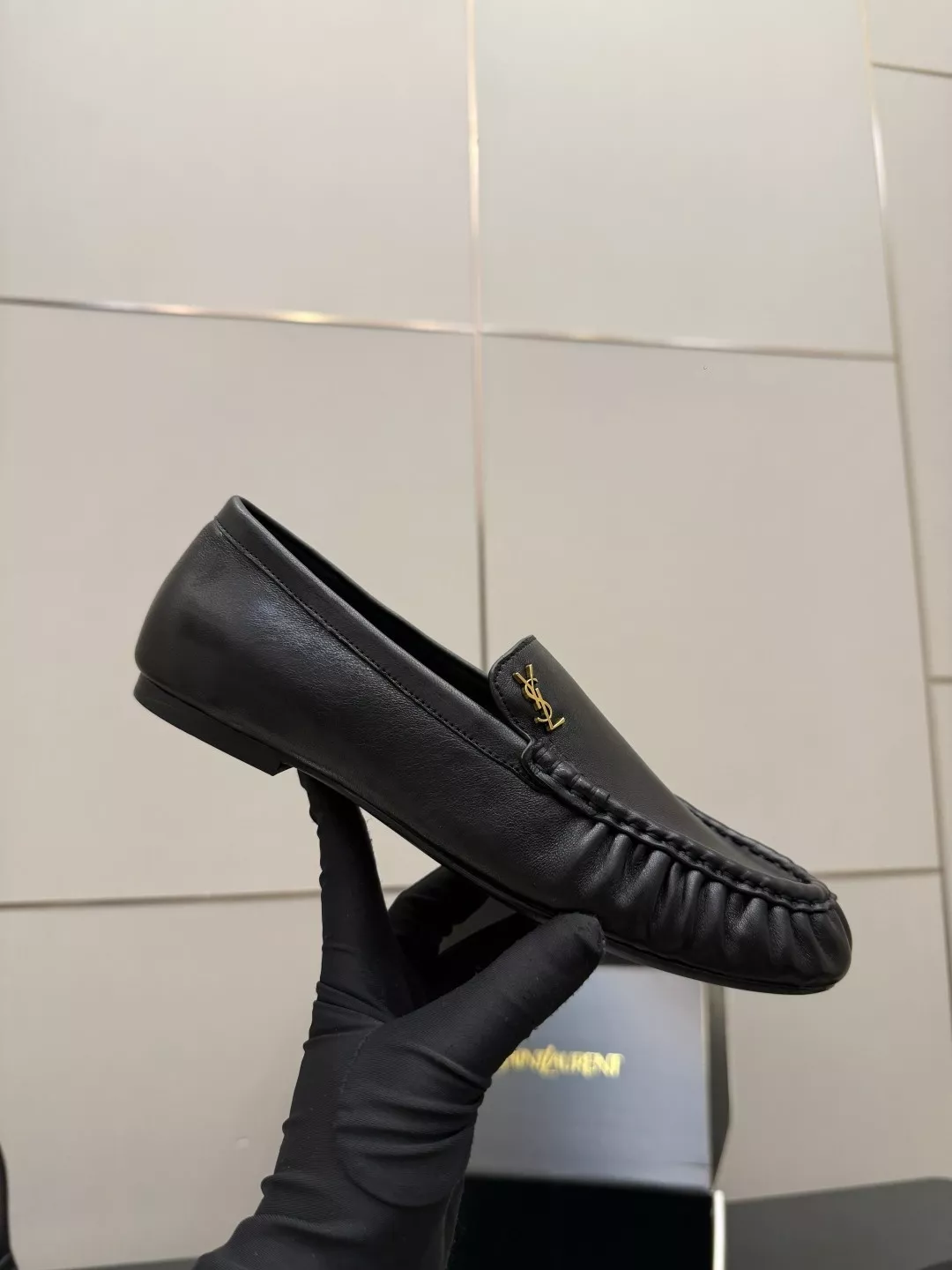 입생로랑 YSL 스몰 로고 로퍼 상세 이미지 8