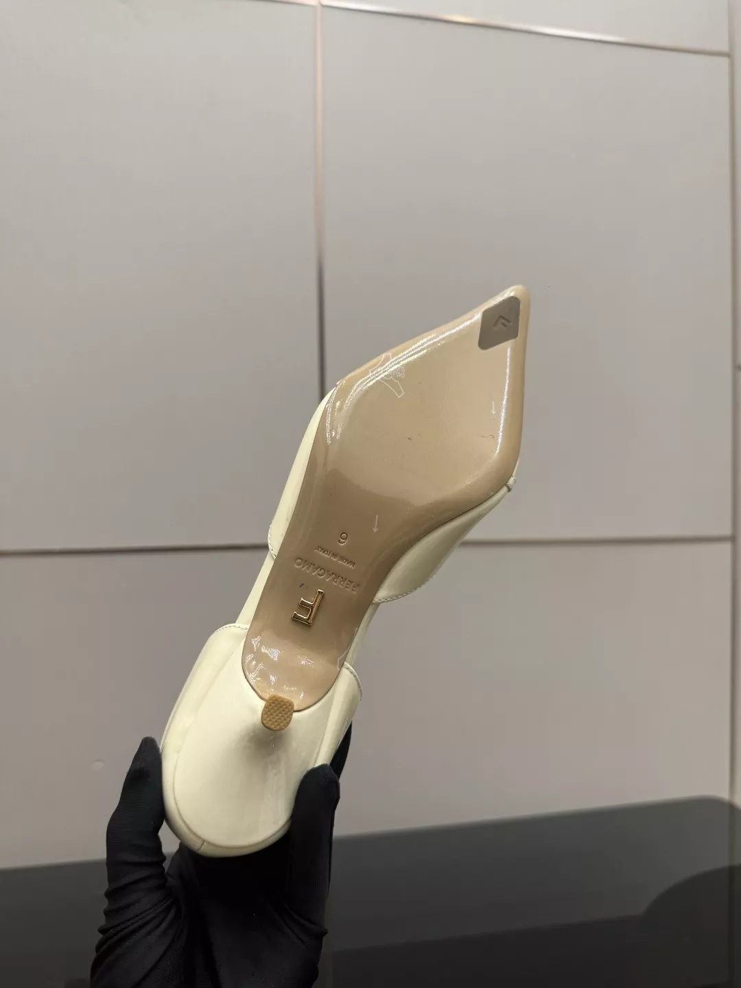 페라가모 포인티드 토 고양이굽 뮬 상세 이미지 8