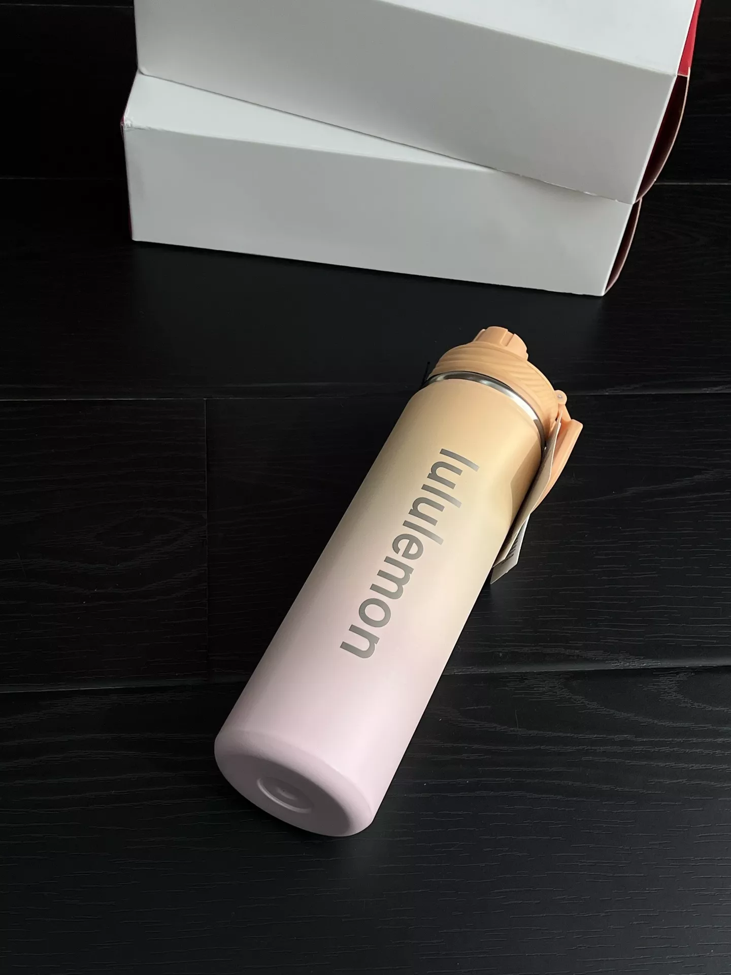 룰루레몬 그라데이션 디자인의 운동용 보틀 상세 이미지 27
