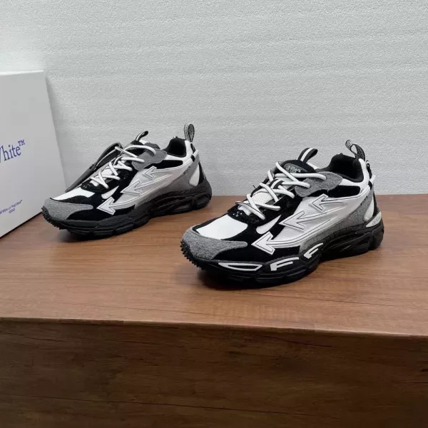 오프화이트 애로우 디테일 러닝 스니커즈