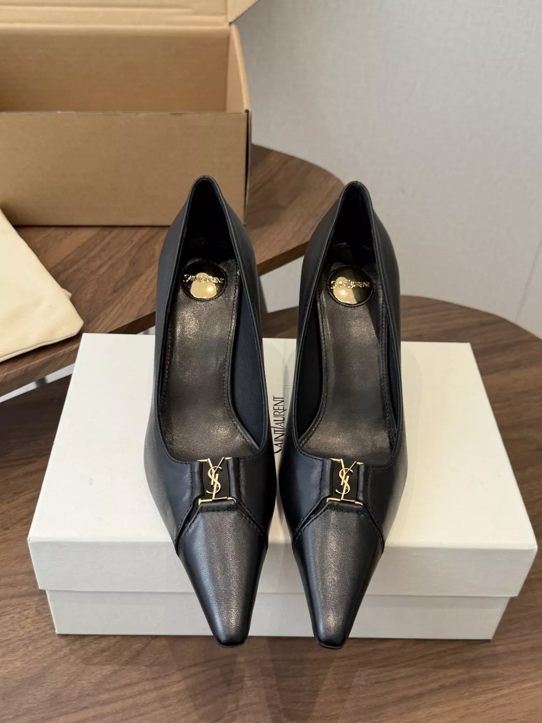 입생로랑 YSL 장식 포인트 펌프스 상세 이미지 1
