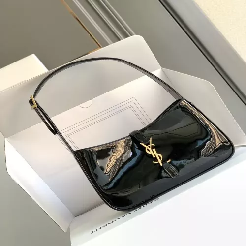 입생로랑 블랙 페이턴트 숄더백