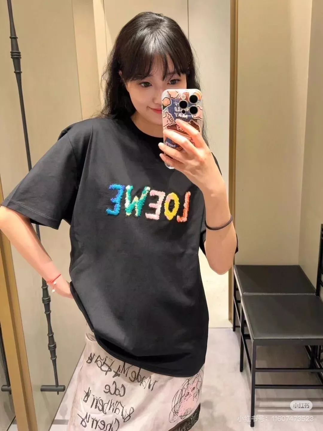 로에베 레인보우 자수 라운드넥 반소매 티셔츠 상세 이미지 11