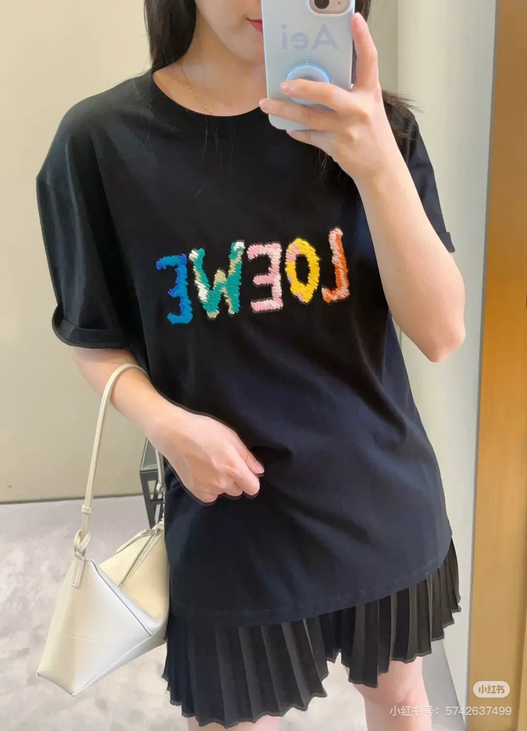 로에베 레인보우 자수 라운드넥 반소매 티셔츠 상세 이미지 9