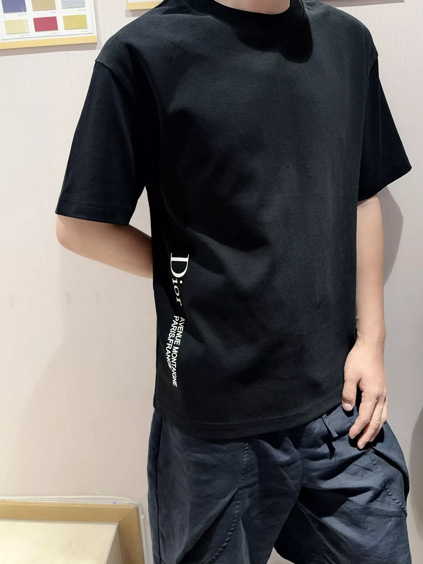 디올 사이드 입체 로고 압착 반소매 티셔츠 상세 이미지 9