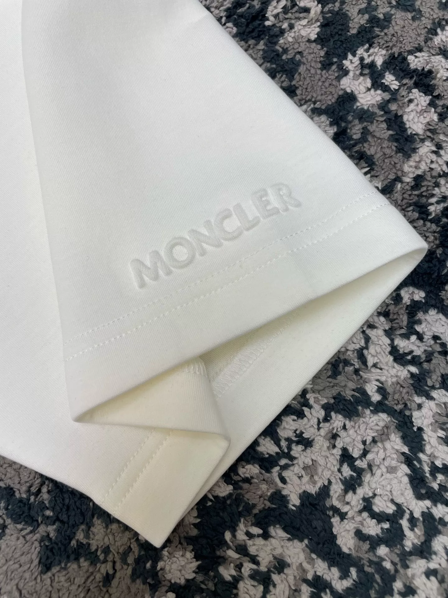 몽클레어 공기층 원단 반소매 세트 상세 이미지 8