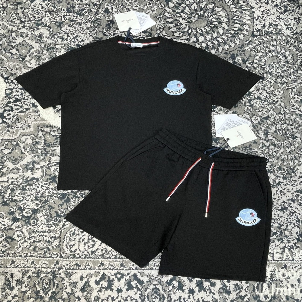 몽클레어 에어레이어 반소매와 쇼츠 세트