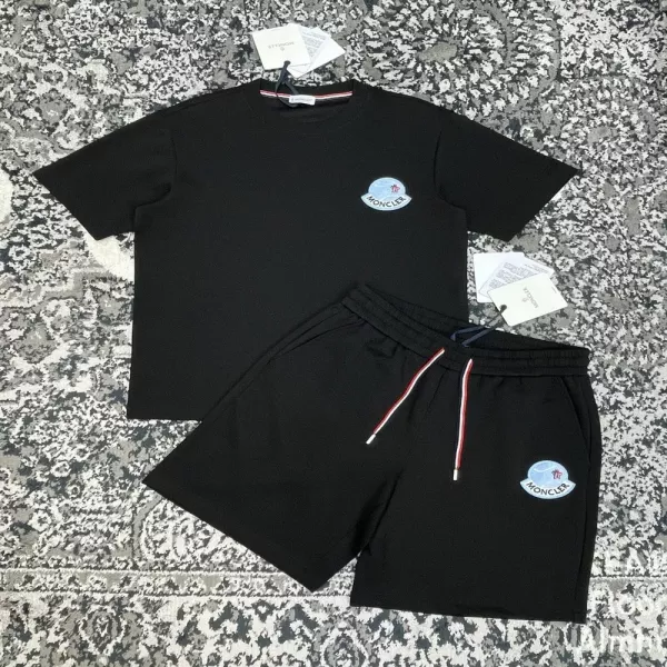 몽클레어 에어레이어 반소매와 쇼츠 세트