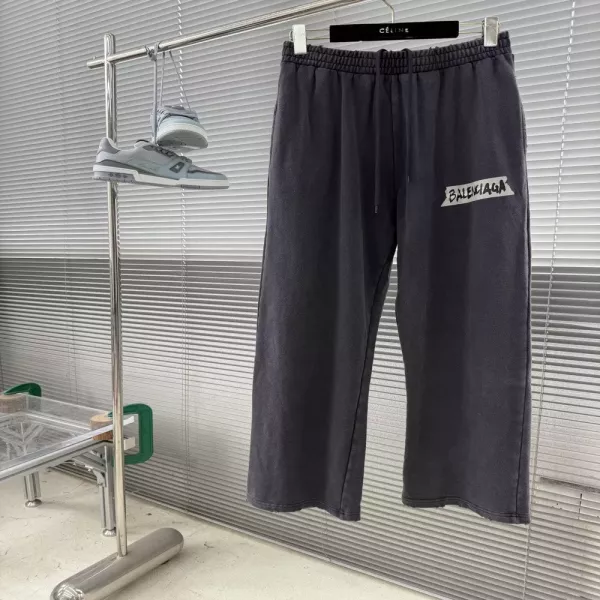 발렌시아가 마스킹 테이프 레터 프린팅 배기 팬츠