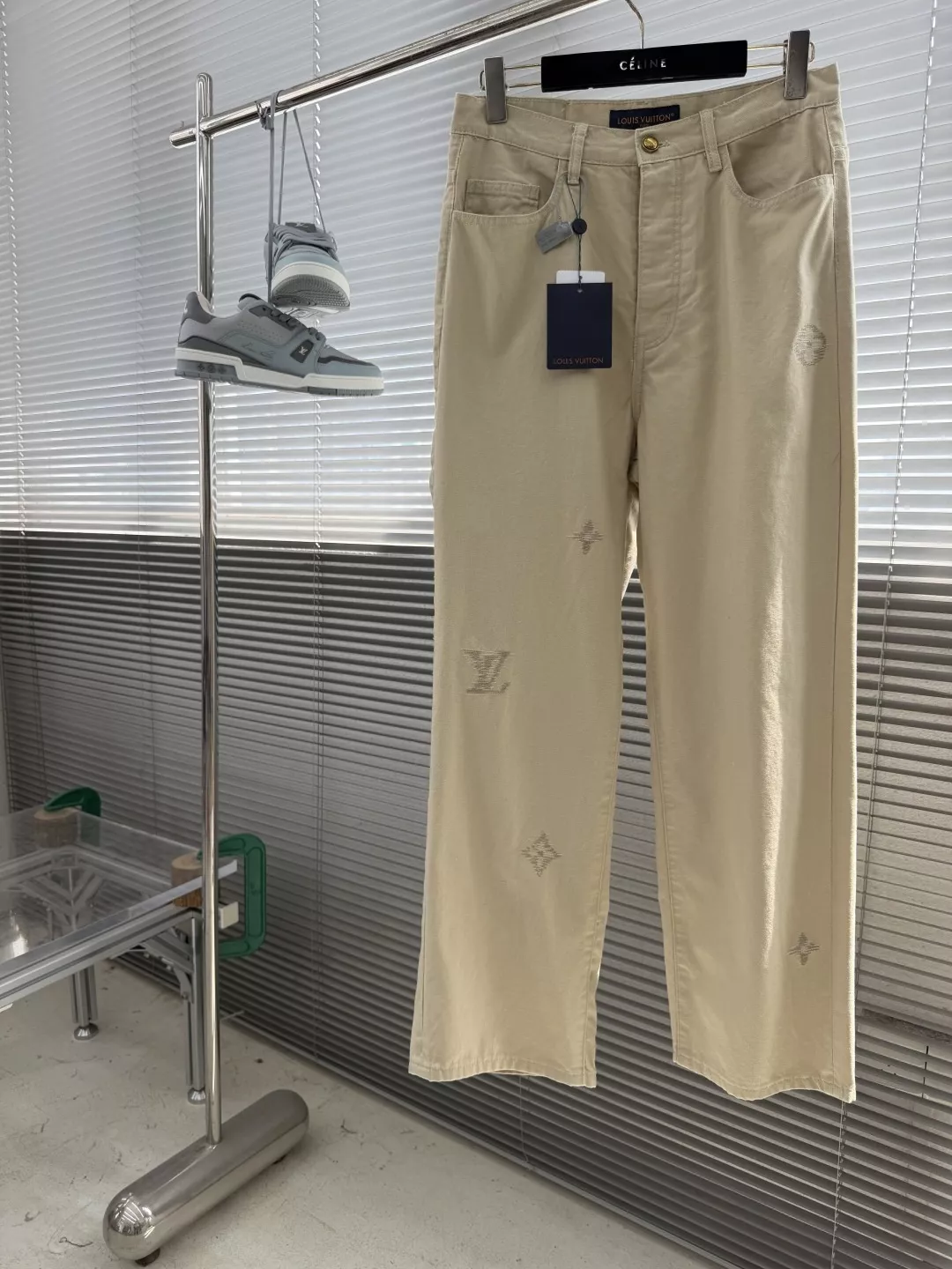 루이비통 모노그램 자수 포인트 데님 롱 팬츠 상세 이미지 1