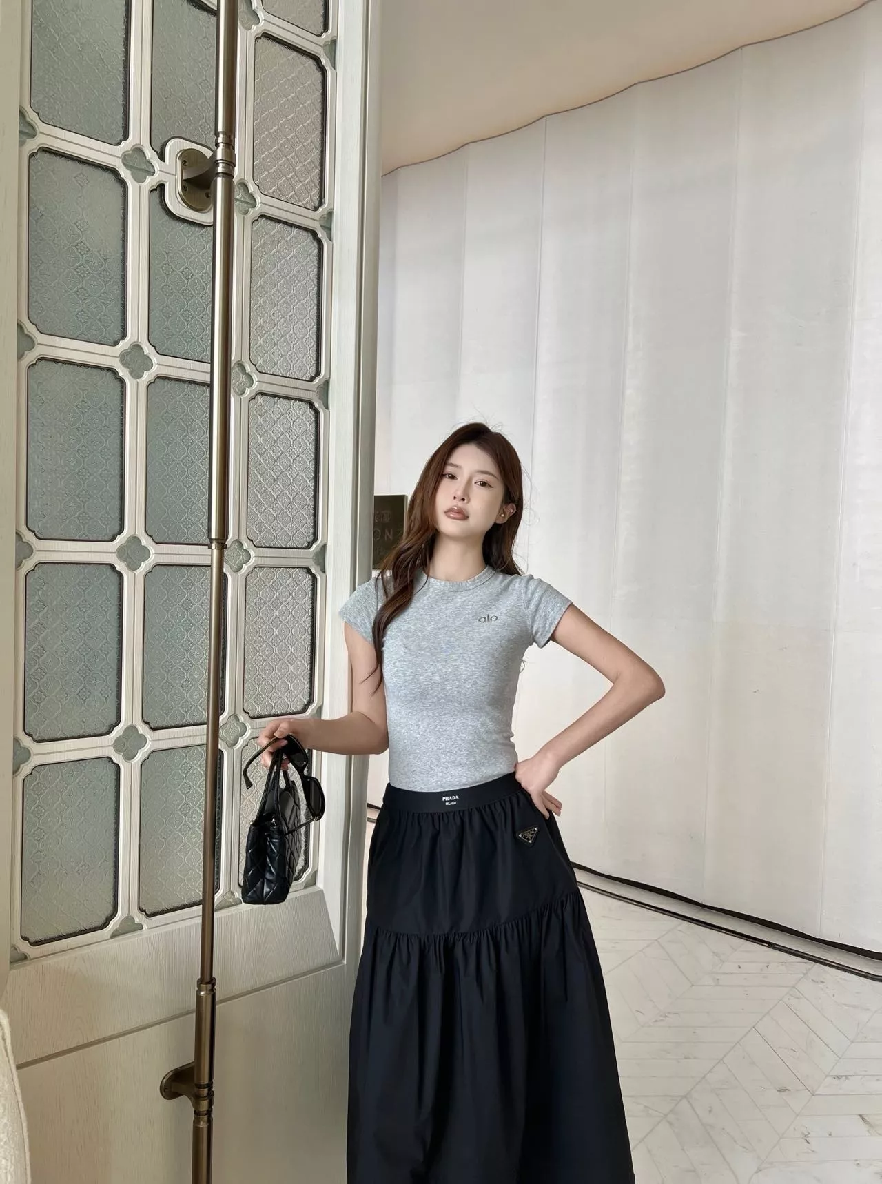 프라다 로고 포인트 레이어드 롱 스커트 상세 이미지 45
