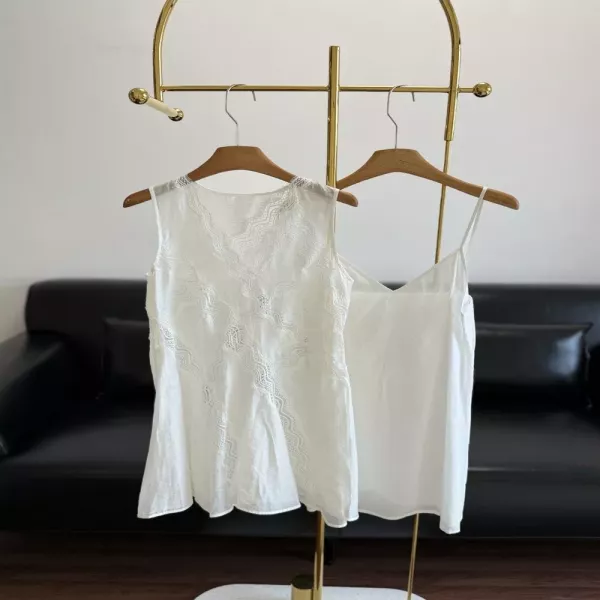 산드로 브이넥 레이스 자수 민소매 원피스