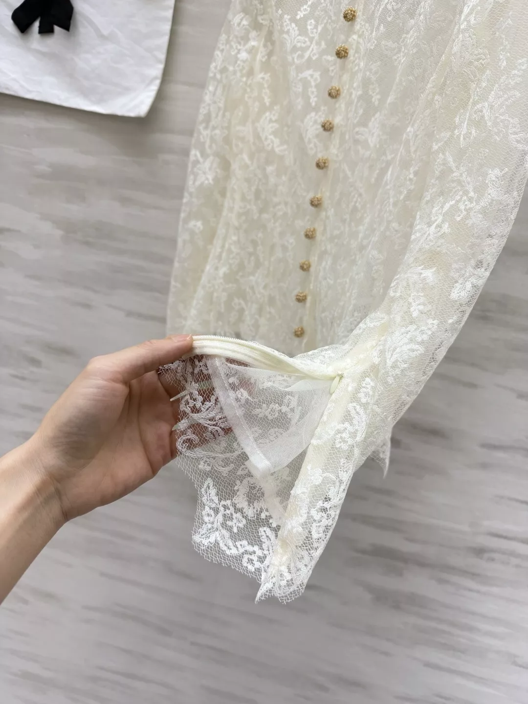 디올 빈티지 레이스 하이넥 블라우스 상세 이미지 2