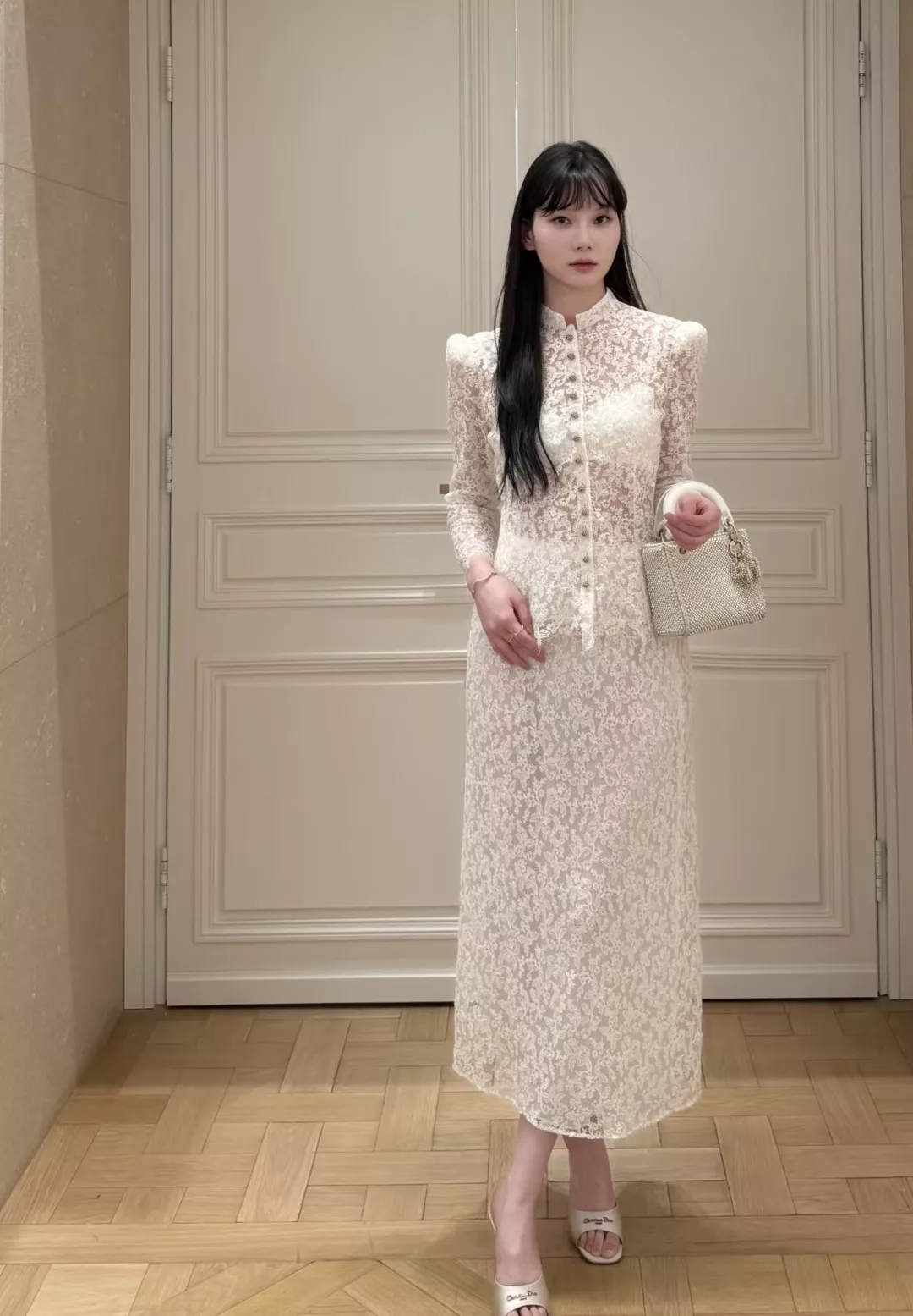 디올 레이스 반하이넥 셔츠와 레이스 스커트 세트 상세 이미지 13