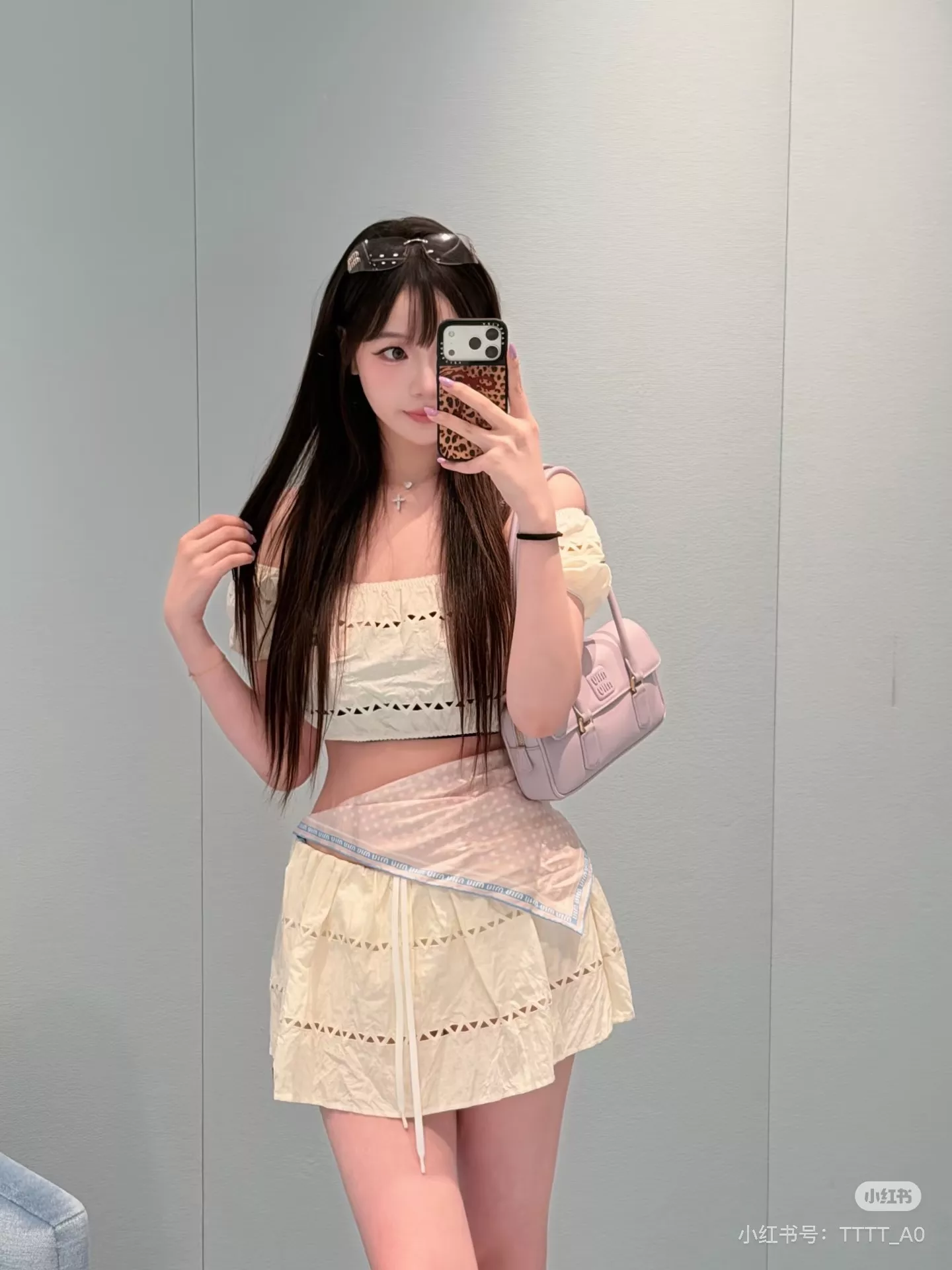 미우미우 삼각형 펀칭 디테일 코튼 미니 스커트 상세 이미지 8