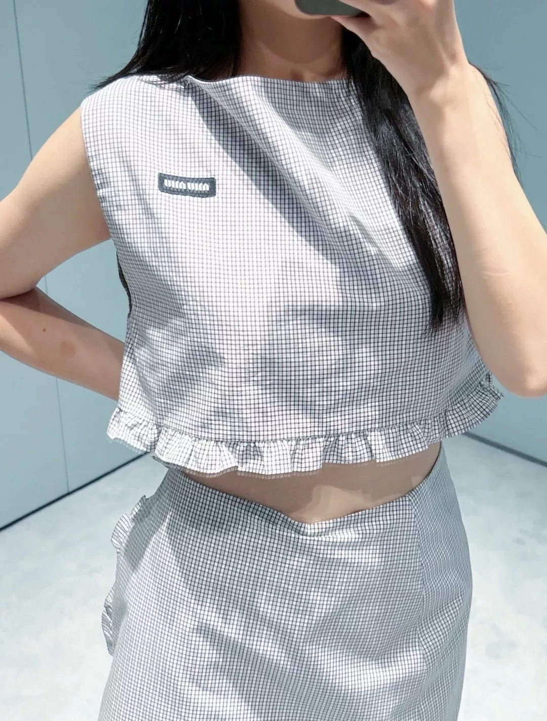 미우미우 복고 체크 상의와 롱스커트 세트 상세 이미지 4