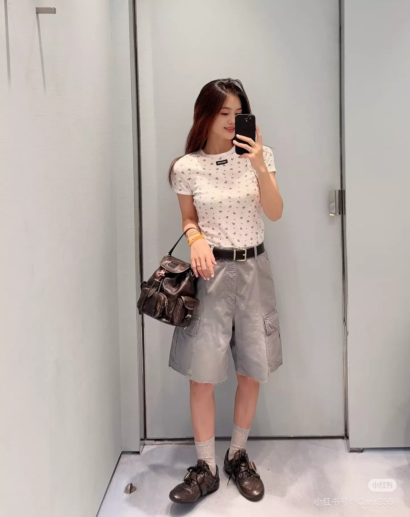 미우미우 빈티지 무드의 카고 하프 팬츠 상세 이미지 9