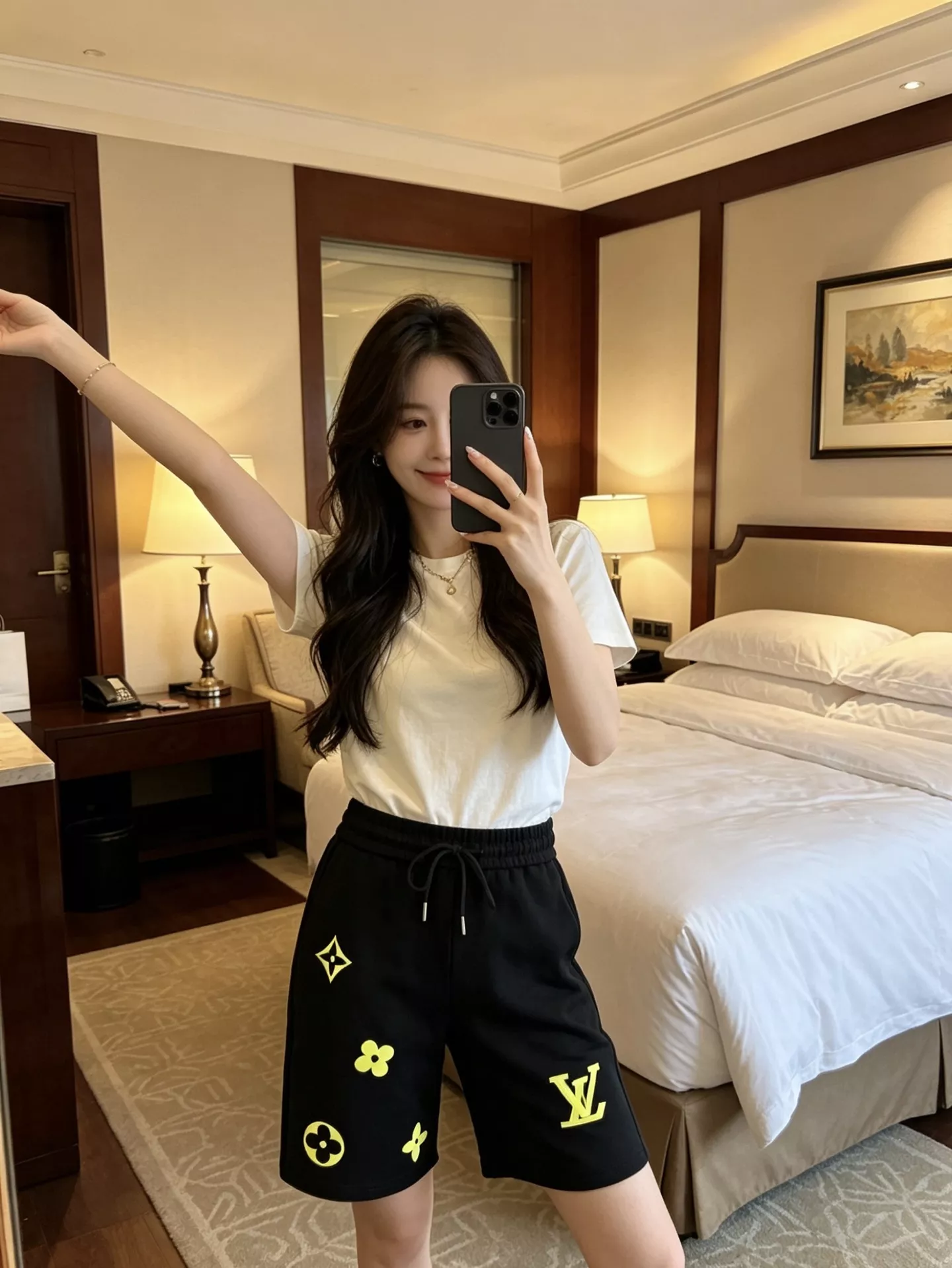루이비통 형광 로고 디테일 하프 팬츠 상세 이미지 16