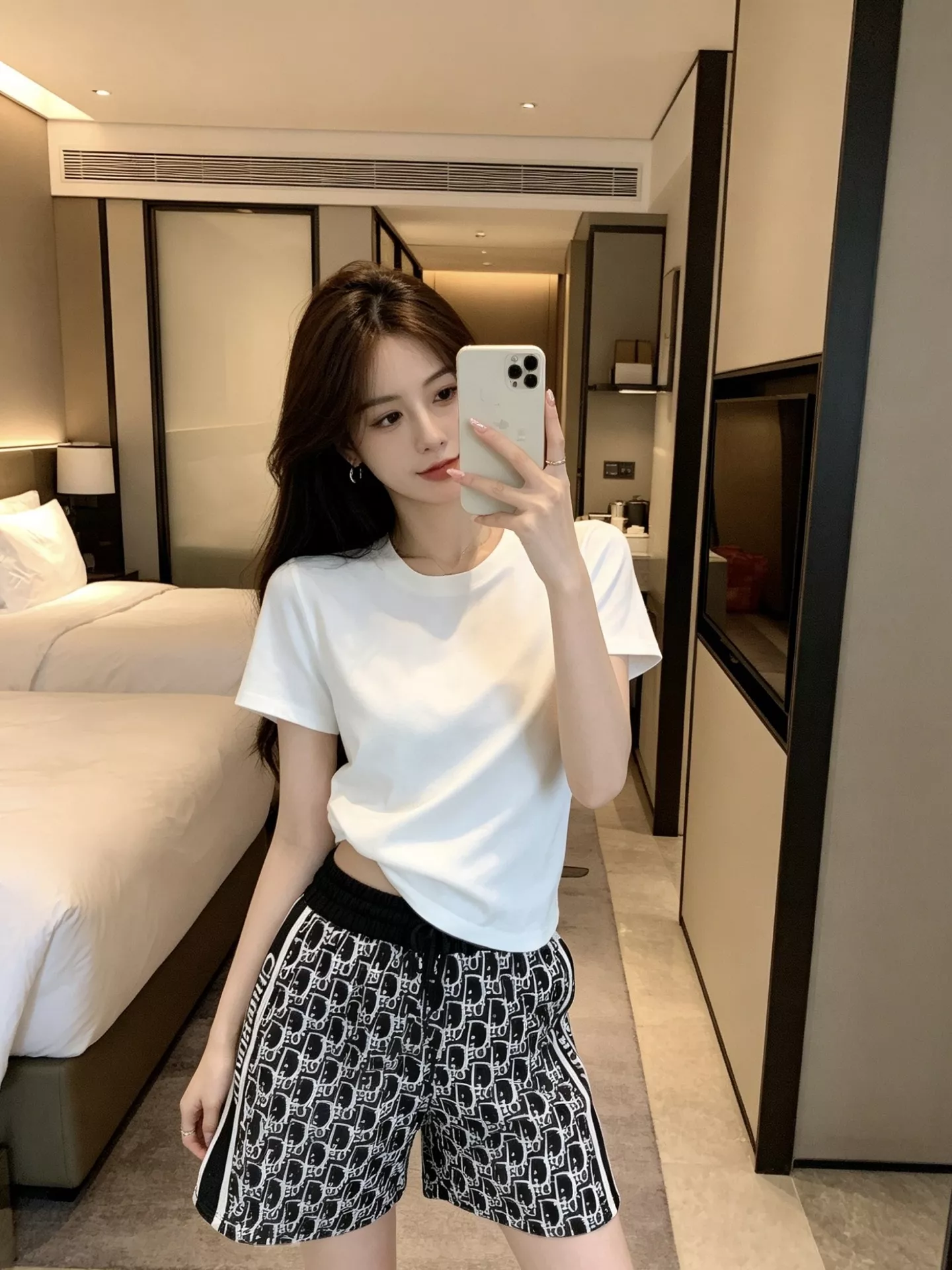 디올 만입 로고 패턴 사이드 밴드 쇼트 팬츠 상세 이미지 11