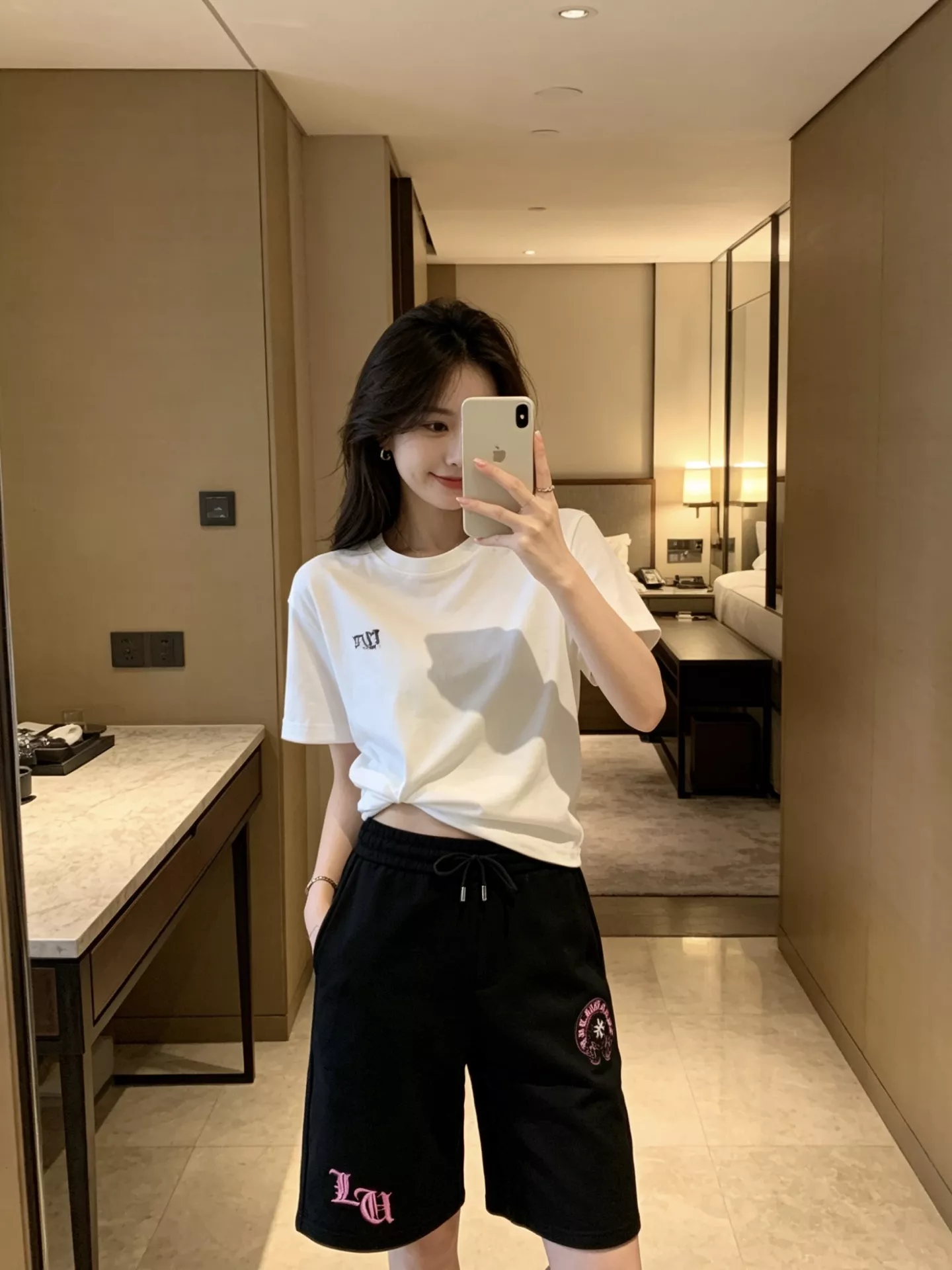 크롬하츠 십자가 자수 디테일 하프 팬츠 상세 이미지 14