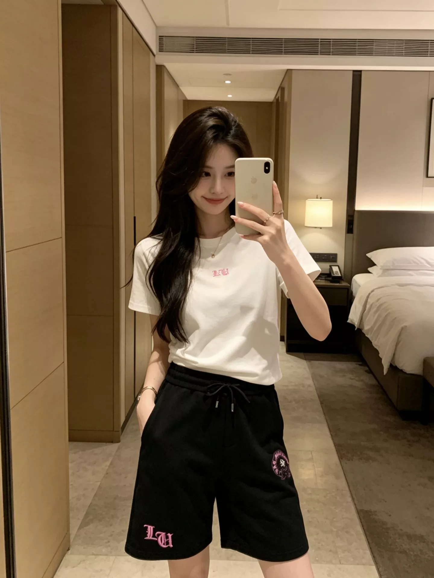크롬하츠 십자가 자수 디테일 하프 팬츠 상세 이미지 12