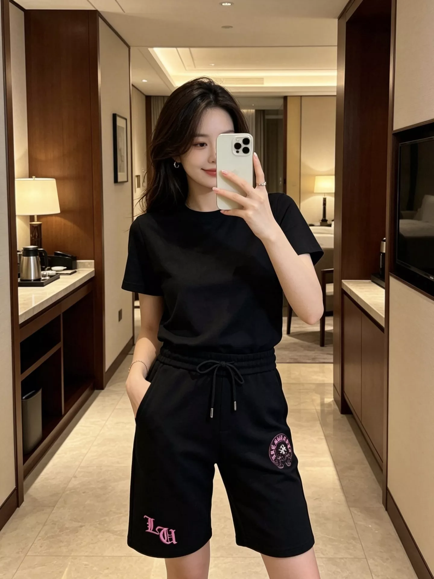 크롬하츠 십자가 자수 디테일 하프 팬츠 상세 이미지 15