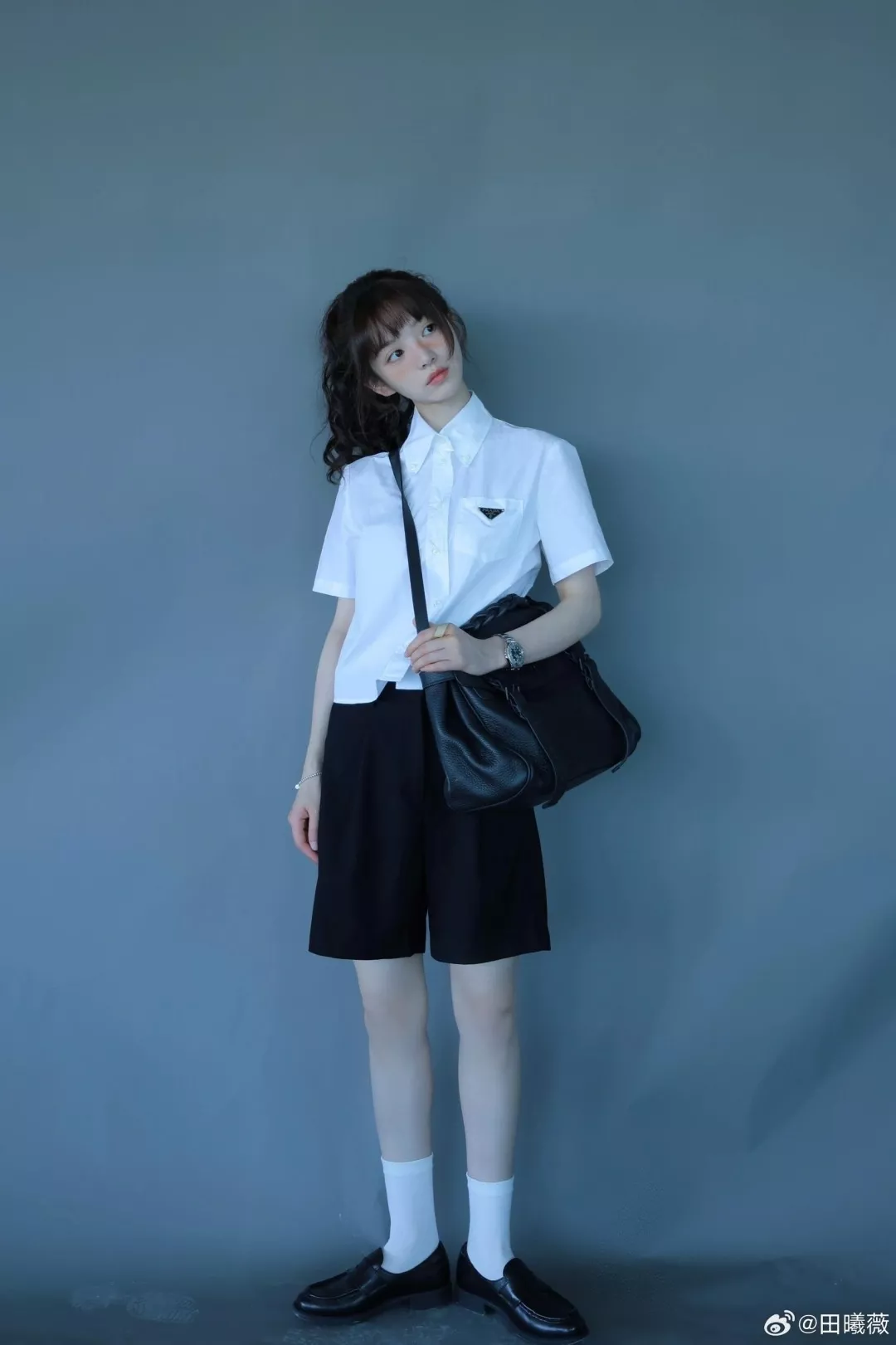 프라다 고밀도 코튼 포플린 크롭 반소매 셔츠 상세 이미지 23