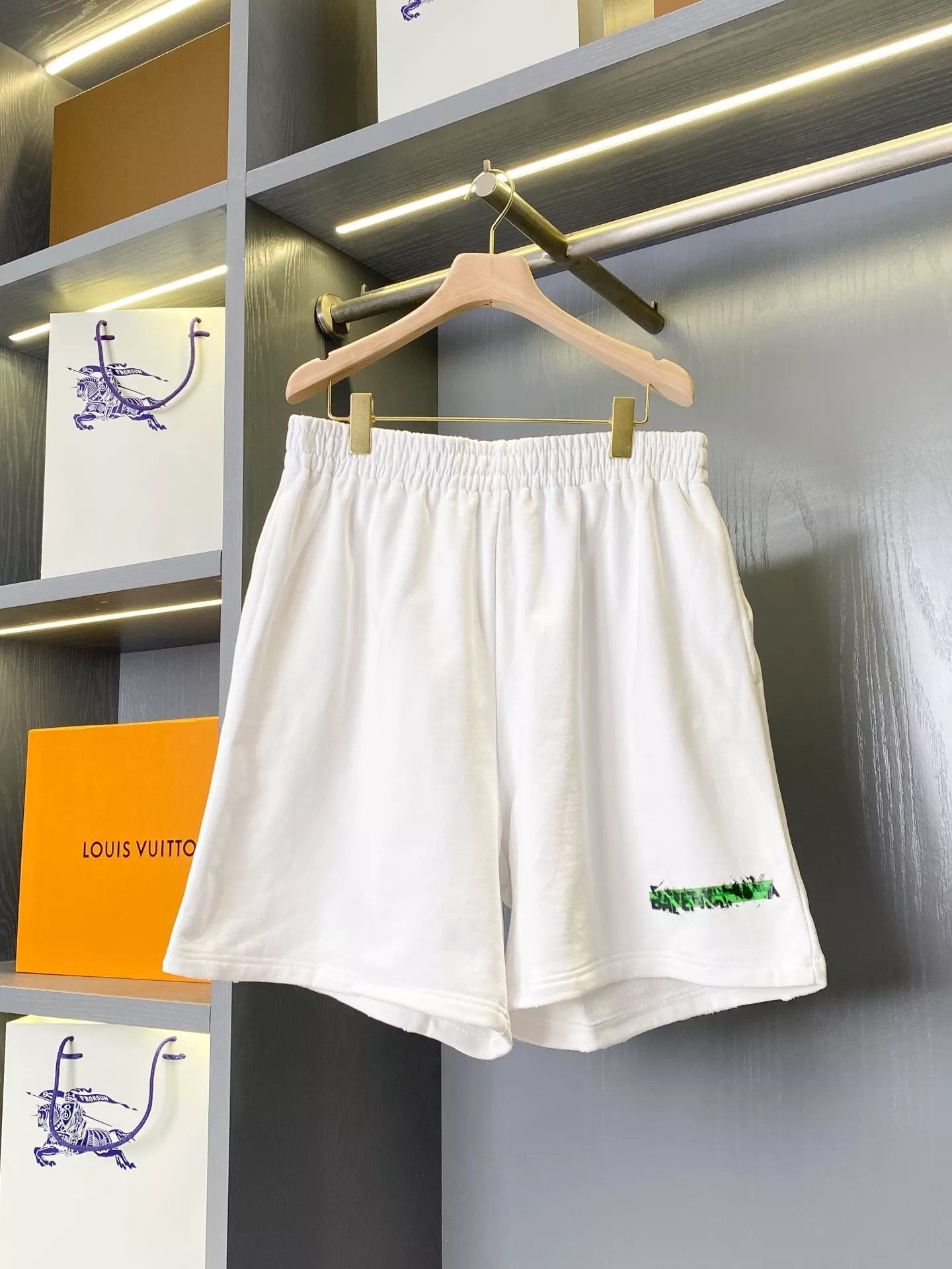 발렌시아가 그린 프린트 디테일 코튼 블렌드 하프 팬츠 상세 이미지 2
