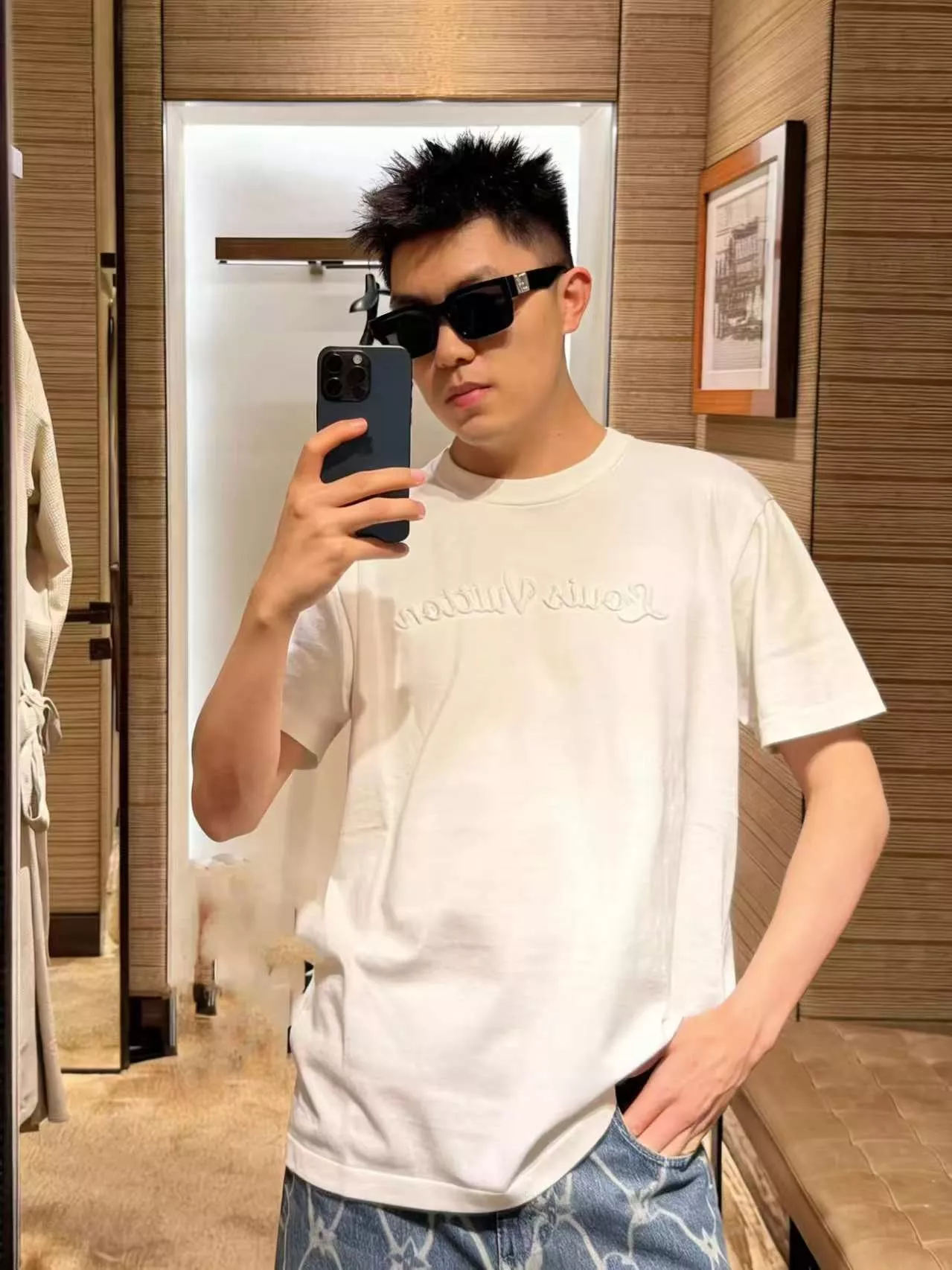 루이비통 입체 시그니처 반소매 티셔츠 상세 이미지 10