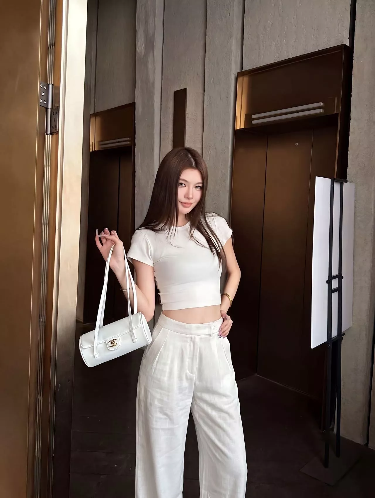 프라다 하이웨이스트 와이드 팬츠 상세 이미지 15