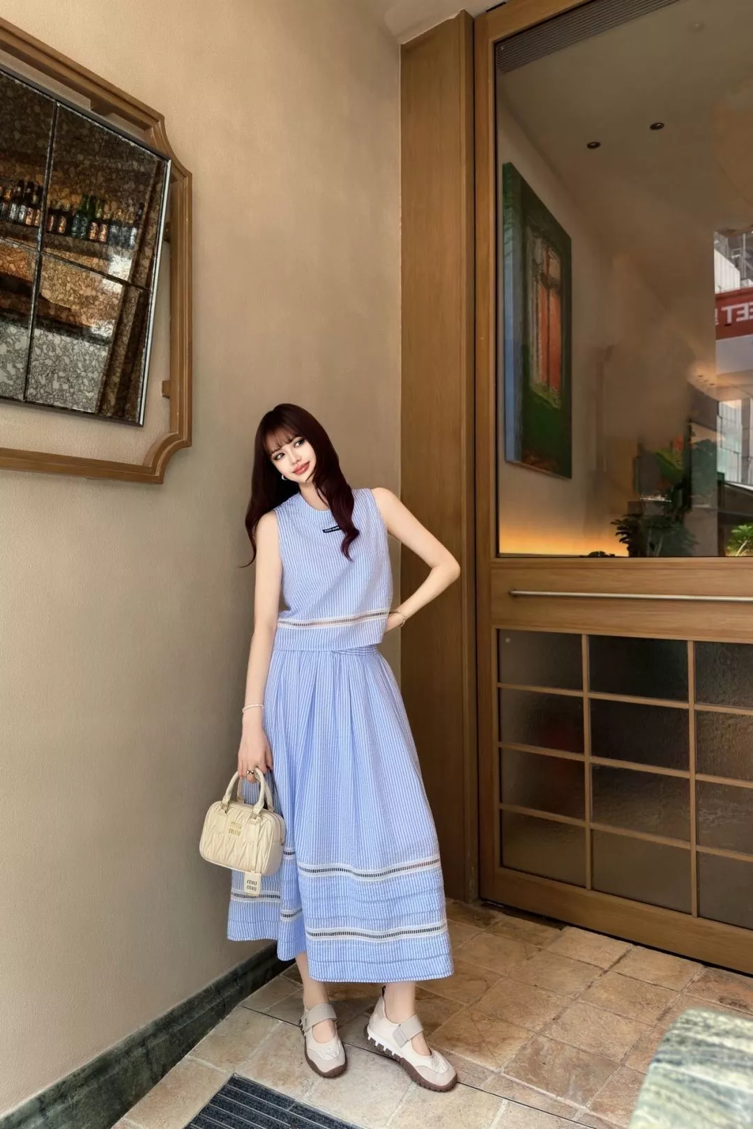 미우미우 블루 화이트 체크 민소매 상의와 하이웨이스트 스커트 세트 상세 이미지 19