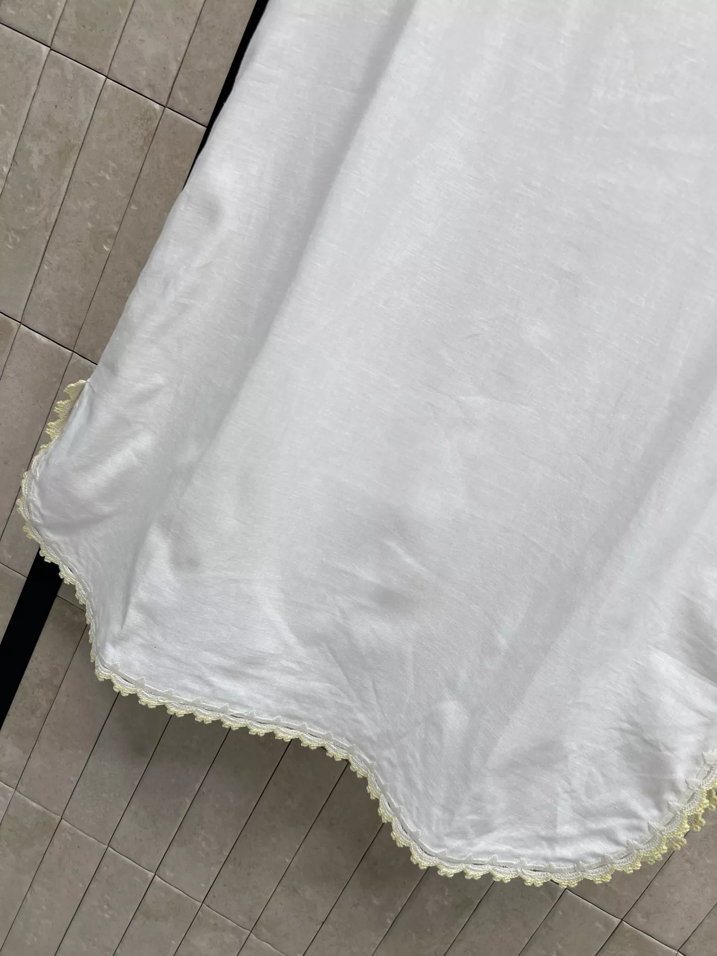 미우미우 레이스 디테일 민소매 원피스 상세 이미지 4