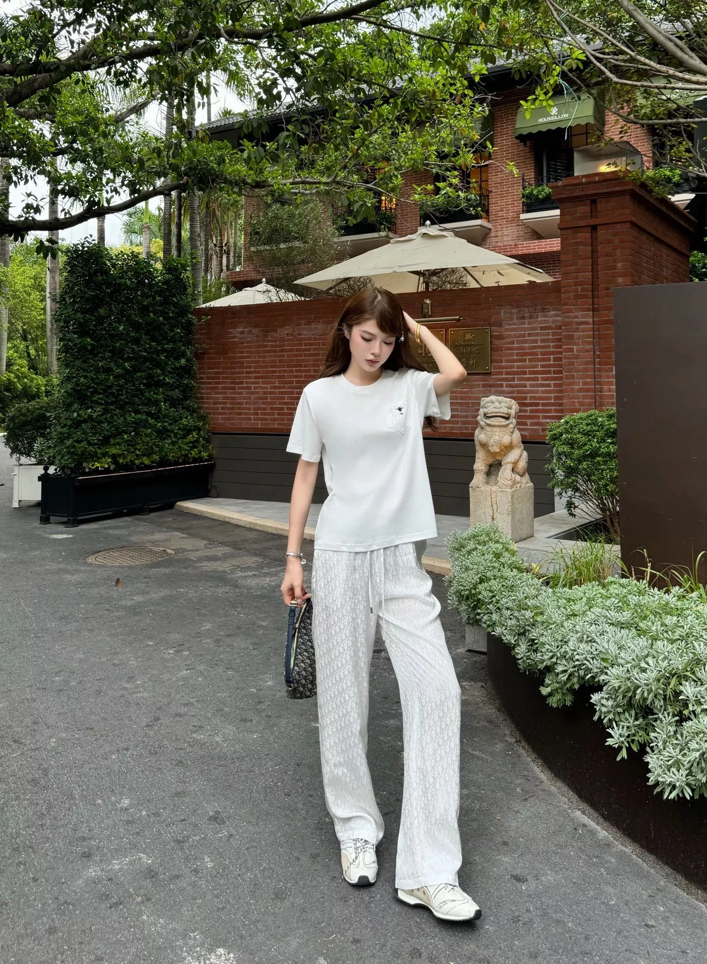디올 반소매 티셔츠와 와이드 팬츠로 구성된 여성 세트 상세 이미지 13