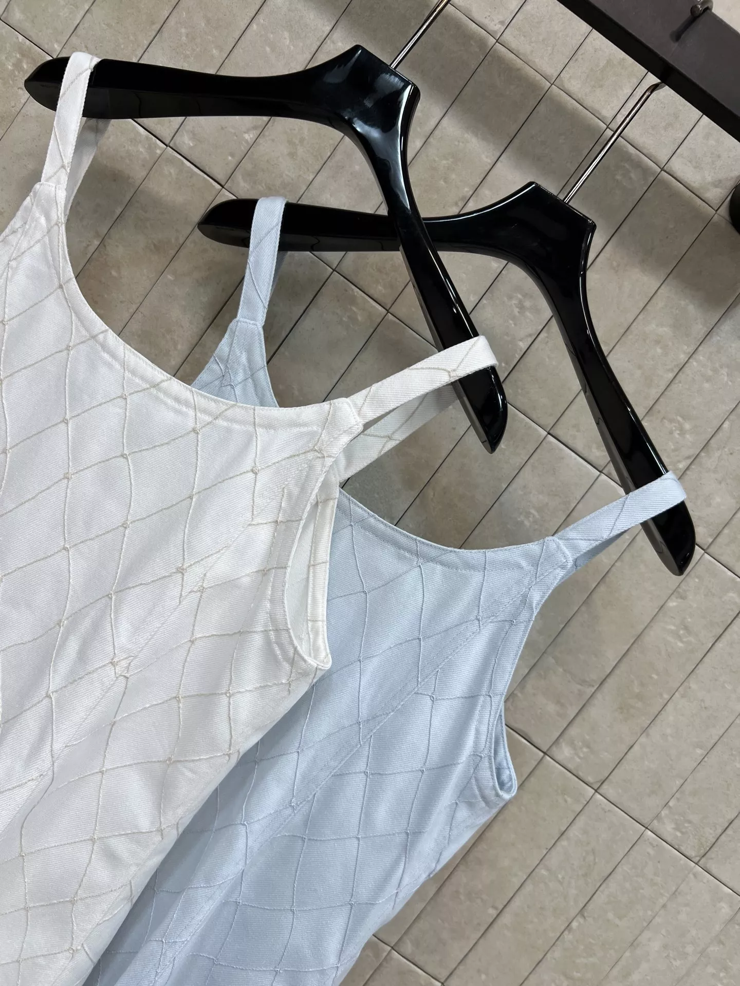 샤넬 퀼팅 패턴 슬리브리스 데님 원피스 상세 이미지 8